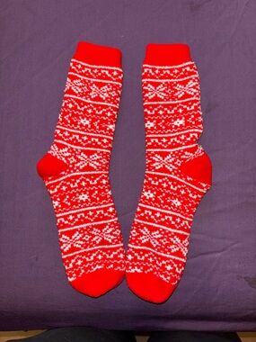 Red snowflake socks